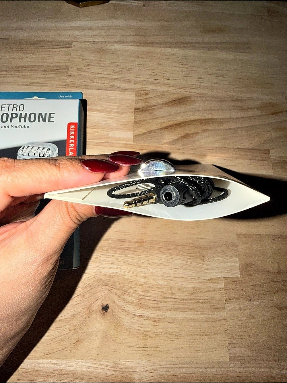 Kikkerland Mini Retro Microphone White & Black